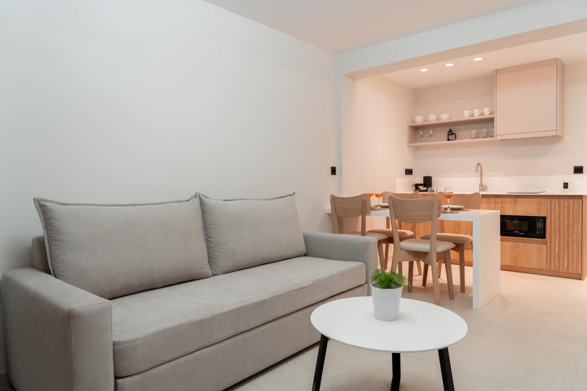 Aparthotel Sealuxe Living à Nea Iraklitsa Extérieur photo