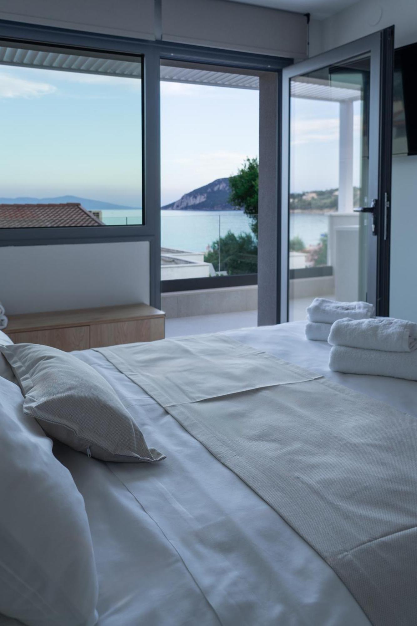 Aparthotel Sealuxe Living à Nea Iraklitsa Extérieur photo